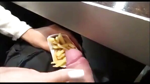 الاستحمام العصير سكس عالمي مترجم للعربية على الشرفة