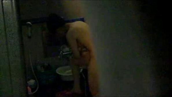 علقت سيكس عالمي مترجم TS التدريبات 3 حفرة وقحة