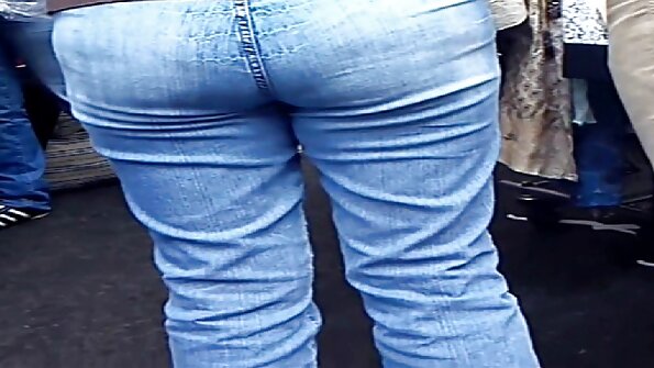 رائعتين سمراء يحب أن سكس اجنبي عالمي خنق على النابض العظام