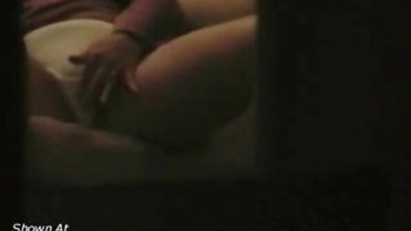 اللاتينية عاهرة يقبض عليه سكس عالمى مترجم مع ديك
